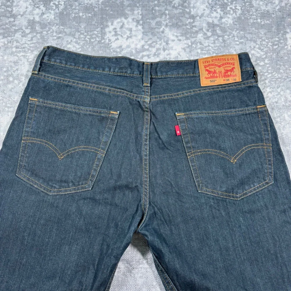 Levi's 502 Regular Taper Jeans Mens 36x32 Dark Wash Blue Denim Casual 29507-0000